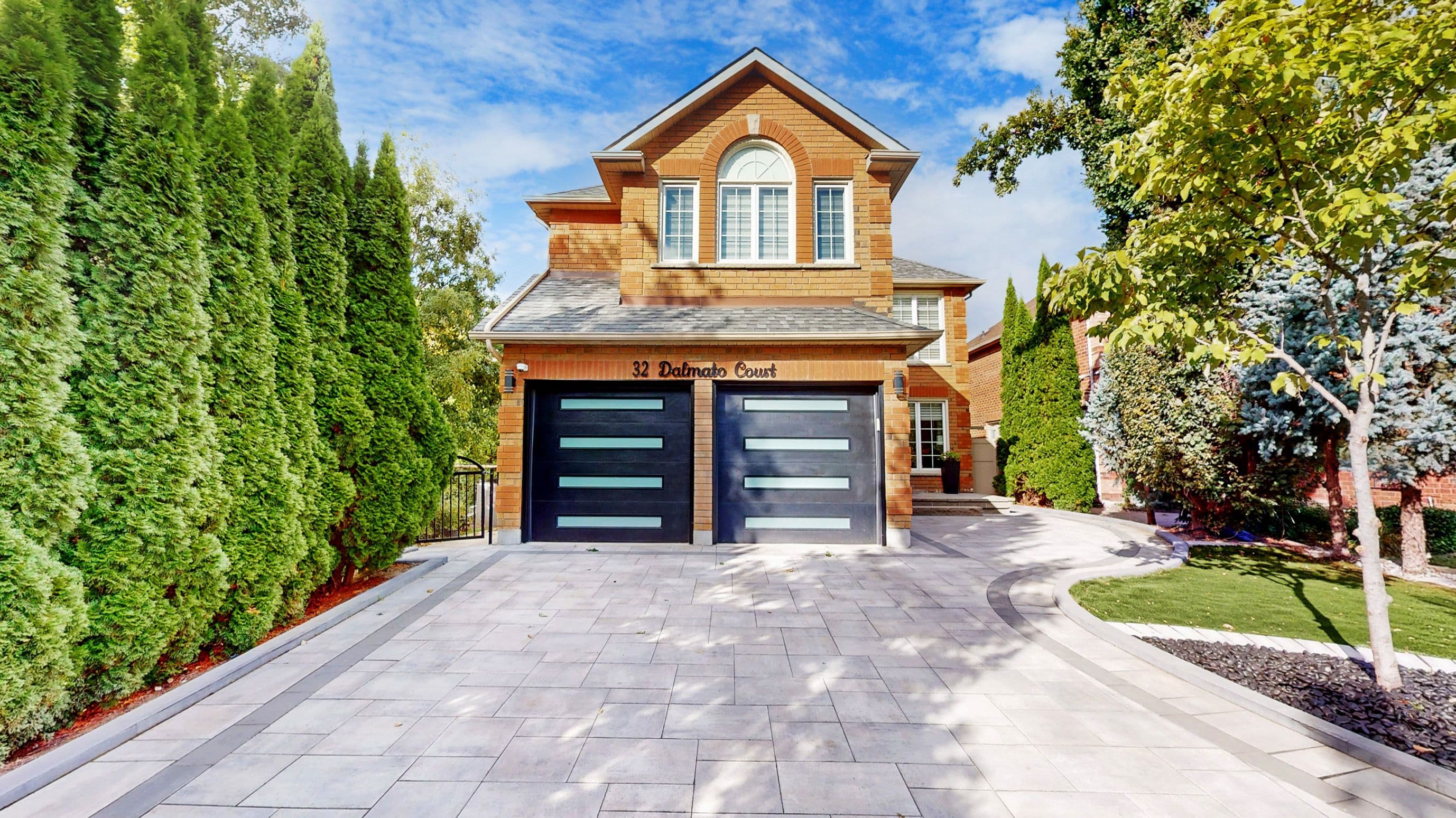 Listing photo of 5 bedroom Detached house in Vaughan at 32 Dalmato Court.